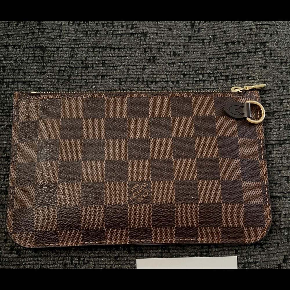 Small pochette